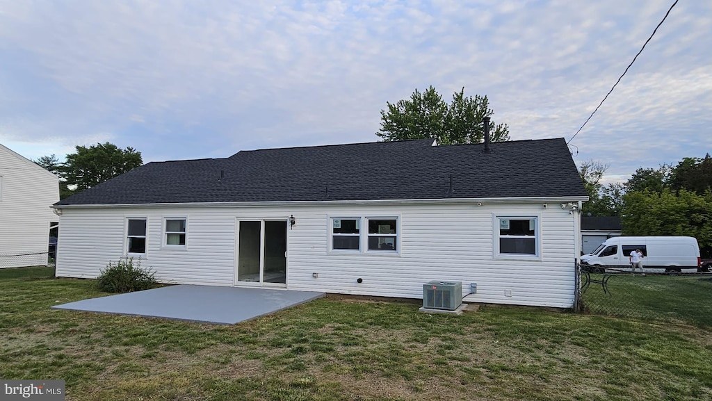 20 Twisting Ln, Willingboro, NJ 08046 - back of property with a patio area and central AC