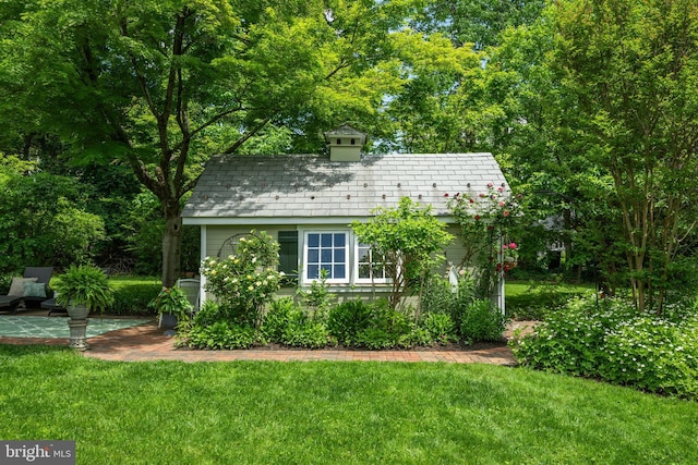315 Linden Ave, Doylestown, PA 18901 - view of side of property featuring a lawn