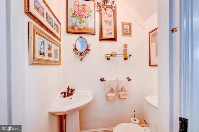 315 Linden Ave, Doylestown, PA 18901 - half bath featuring toilet