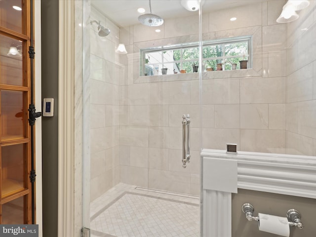 8301 Crestridge Rd, Fairfax Station, VA 22039 - bathroom with a shower stall