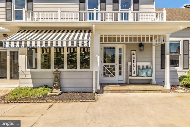8423 Yellow Springs Rd, Frederick, MD 21702 - entrance to property with a balcony and a porch