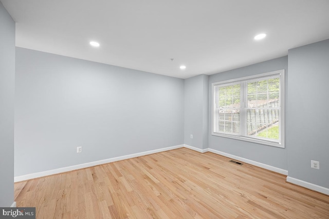 6712 Ridgecrest Rd, New Market, MD 21774 - empty room with baseboards, wood finished floors, and recessed lighting