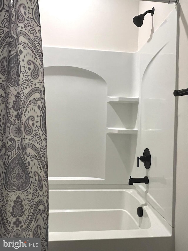 16801 Chalet Ct, Chesterfield, VA 23832 - full bathroom featuring shower / bath combo with shower curtain