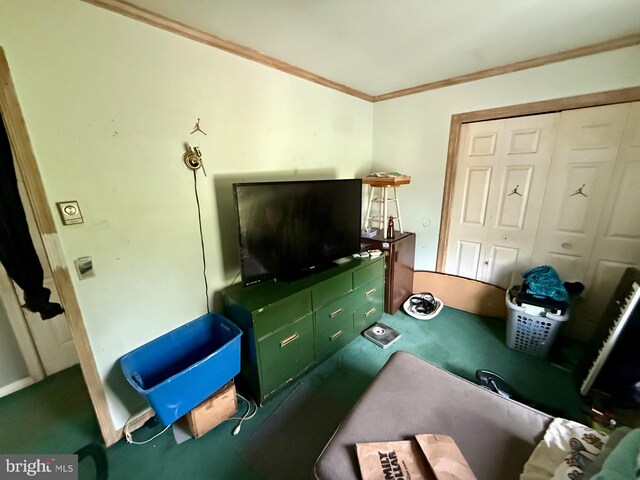 1170 Proctors Purchase Rd, Hartly, DE 19953 - living area with crown molding and carpet flooring
