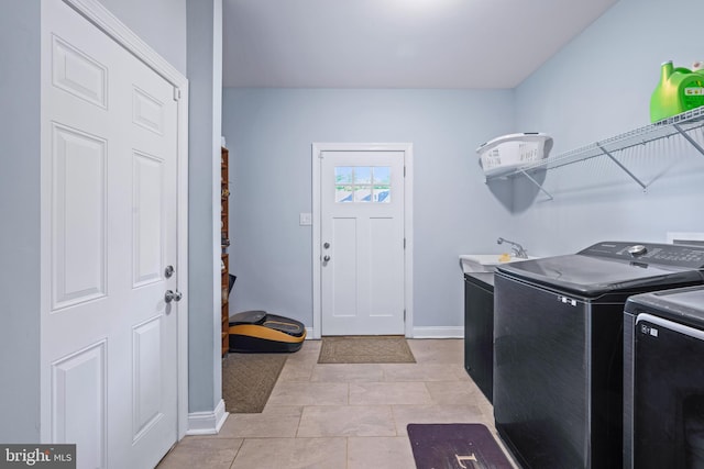 2 Jessica Ct, Tabernacle, NJ 08088 - laundry area featuring washing machine and clothes dryer, baseboards, and light tile patterned flooring