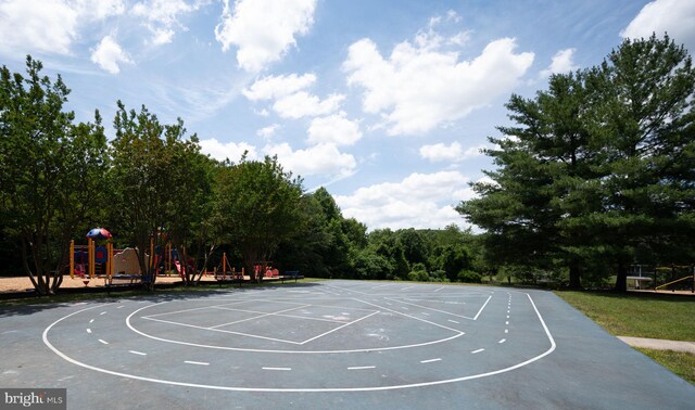 14 Baron Ct, Stafford, VA 22554 - view of sport court featuring community basketball court