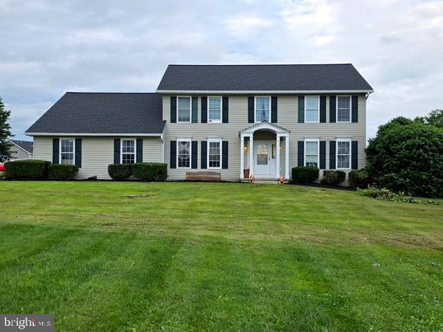 11339 Gift Rd, Clear Spring, MD 21722 - colonial home with a front yard