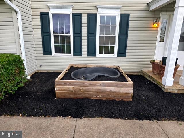 11339 Gift Rd, Clear Spring, MD 21722 - exterior view of a garden