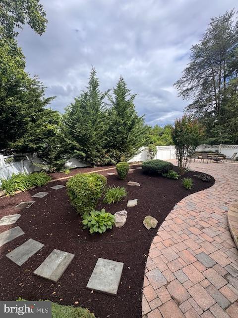 6224 Parkview Ct, Elkridge, MD 21075 - view of yard with a patio