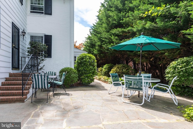 114 Bellemore Rd, Baltimore, MD 21210 - view of patio featuring outdoor dining space
