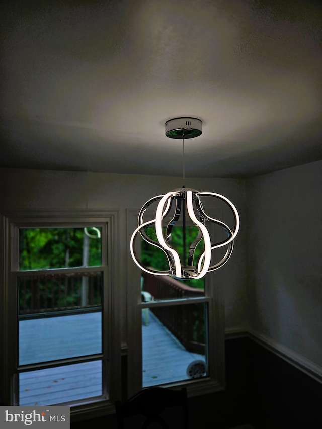 10920 Oakcrest Cir, New Market, MD 21774 - detailed view of a chandelier and baseboards