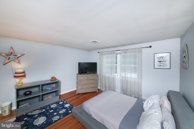 3195 Pelham Pl, Doylestown, PA 18902 - bedroom with wood finished floors and baseboards
