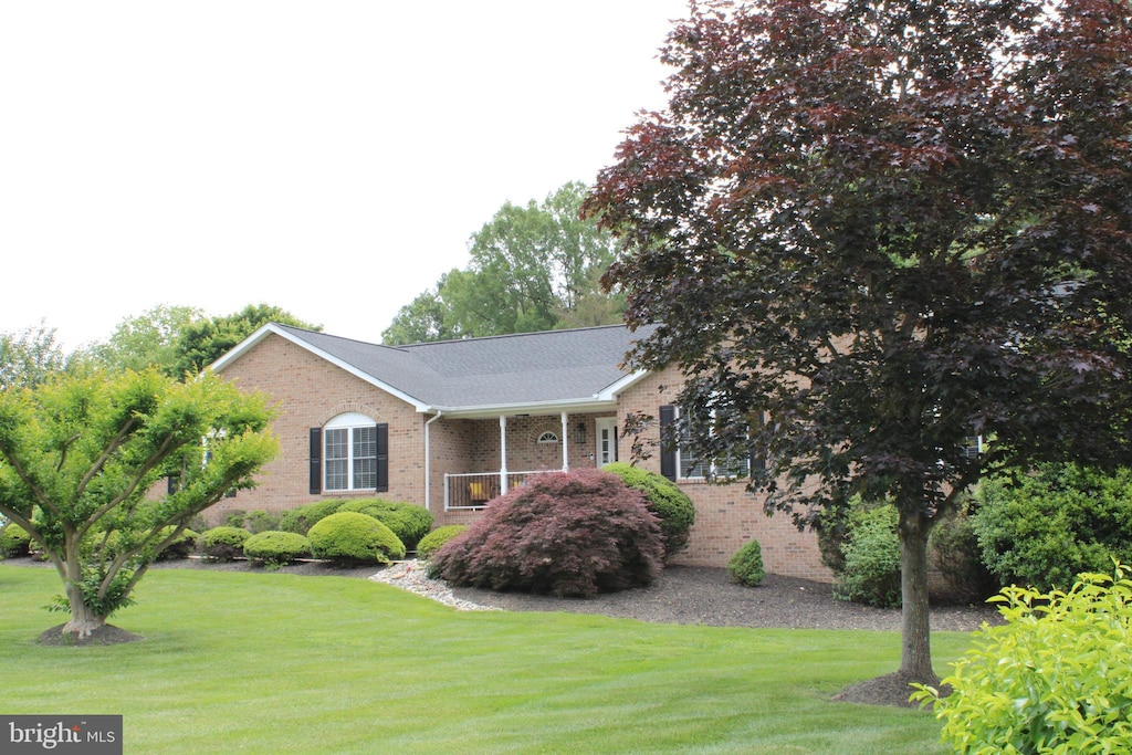 30 Brookstone Dr, Fredericksburg, VA 22405 - single story home featuring brick siding and a front yard