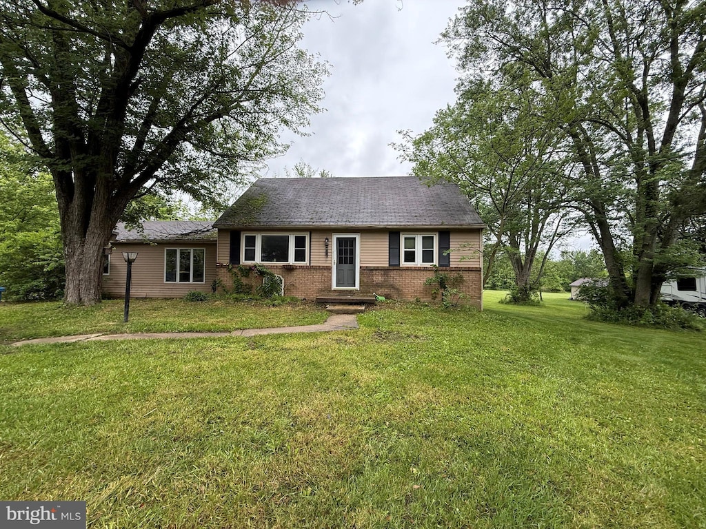 106 Maron Rd, Hatfield, PA 19440 - single story home with brick siding and a front lawn
