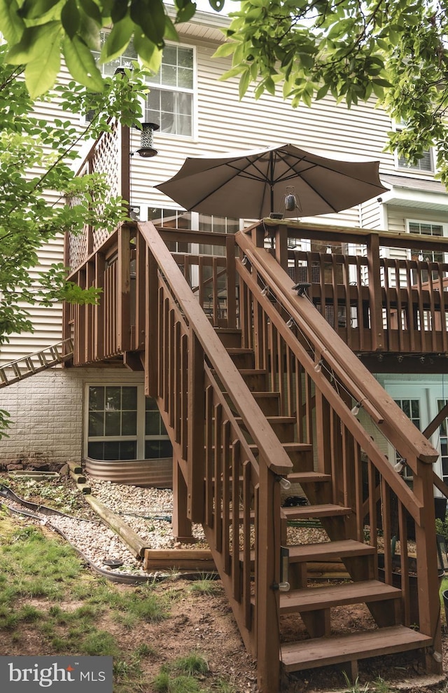 9348 Amaryllis Ave, Manassas, VA 20110 - wooden deck featuring stairway