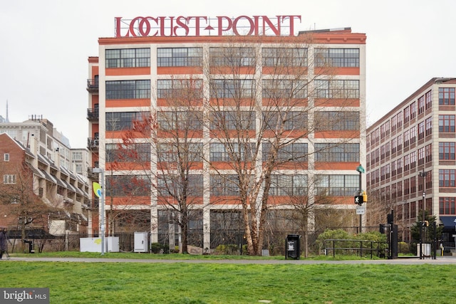 2429 Locust St Unit 504, Philadelphia, PA 19103 - view of apartment building / complex