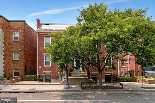 3318 Sherman Ave NW Unit 104, Washington, DC 20010 - view of property with a fenced front yard