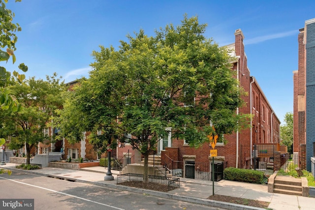 3318 Sherman Ave NW Unit 104, Washington, DC 20010 - view of property featuring a fenced front yard