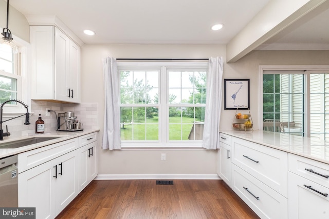 534 Country Club Dr, Lansdale, PA 19446 - kitchen with a sink, dark wood finished floors, healthy amount of natural light, and recessed lighting