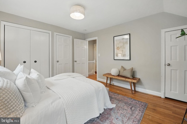 711 Avon Pl, Alexandria, VA 22314 - bedroom featuring wood finished floors and baseboards