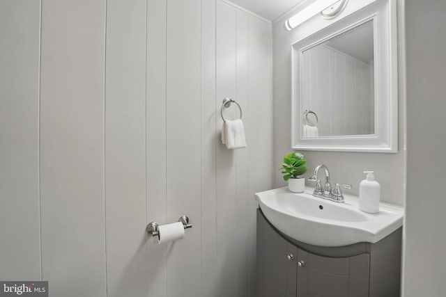 711 Avon Pl, Alexandria, VA 22314 - bathroom with vanity