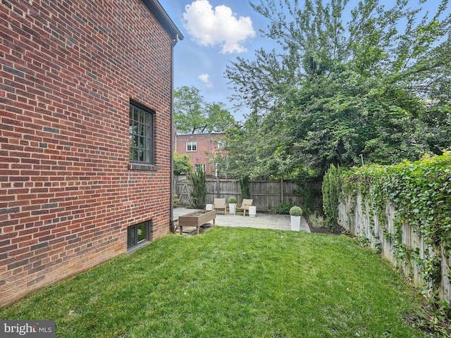 711 Avon Pl, Alexandria, VA 22314 - view of yard featuring a patio area