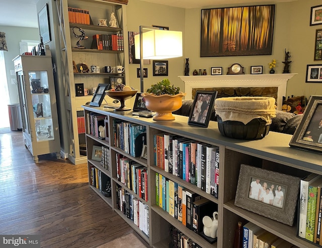 60 Woodhaven Way, Linden, VA 22642 - detailed view of wood finished floors