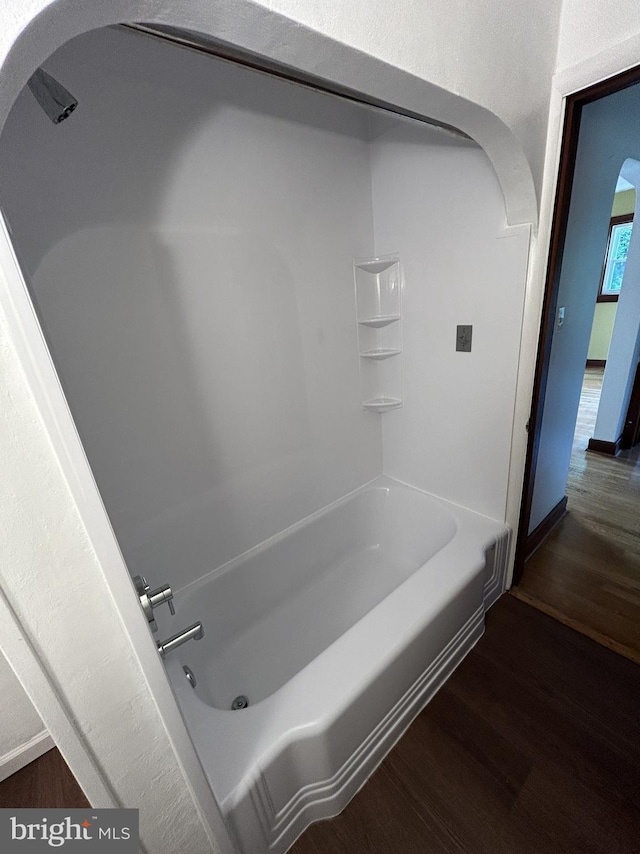 4599 Carlisle Rd, Gardners, PA 17324 - full bath with wood finished floors and washtub / shower combination