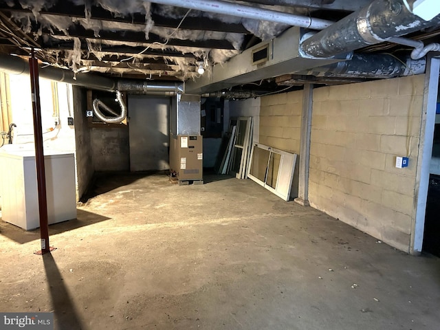 4599 Carlisle Rd, Gardners, PA 17324 - unfinished basement with washer / dryer and heating unit