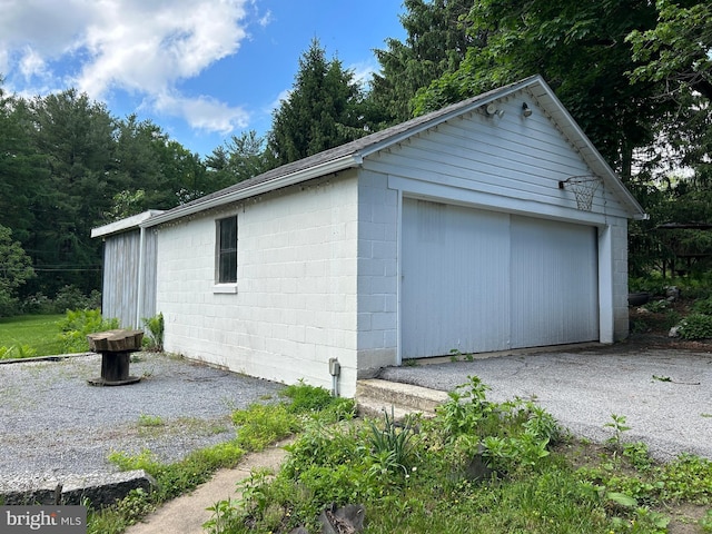 4599 Carlisle Rd, Gardners, PA 17324 - detached garage with driveway