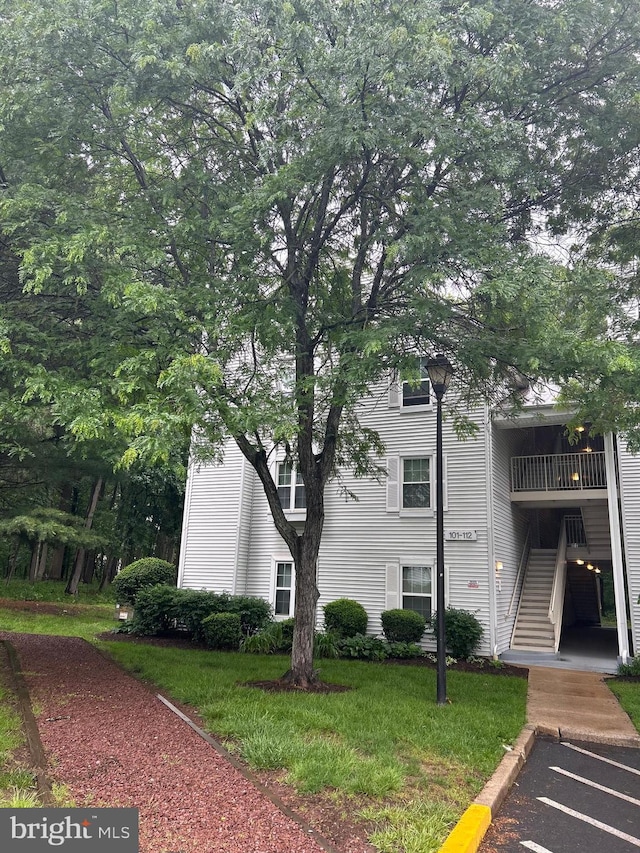 102 Stone Hurst Ct Unit 102, New Castle, DE 19720 - view of building exterior featuring stairway