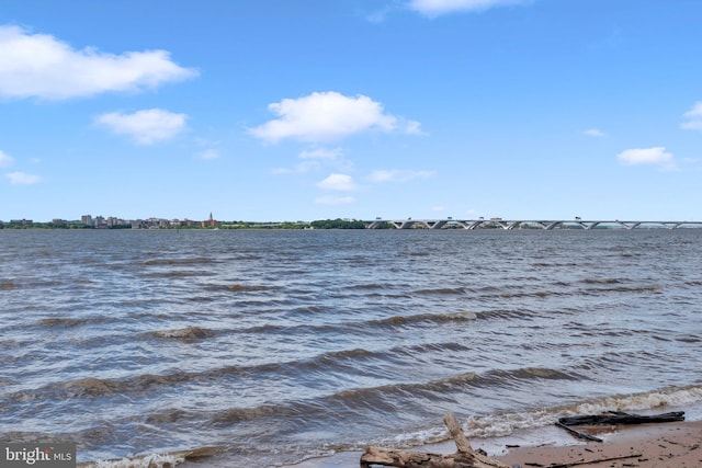 8220 Waterside Ct, Fort Washington, MD 20744 - water view