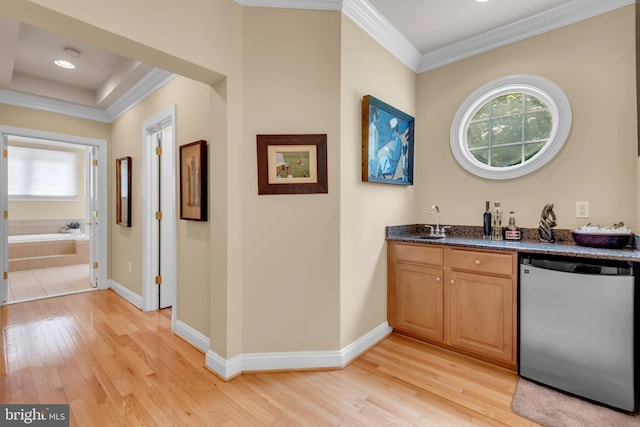 8220 Waterside Ct, Fort Washington, MD 20744 - indoor wet bar with dishwasher, light wood finished floors, crown molding, and baseboards