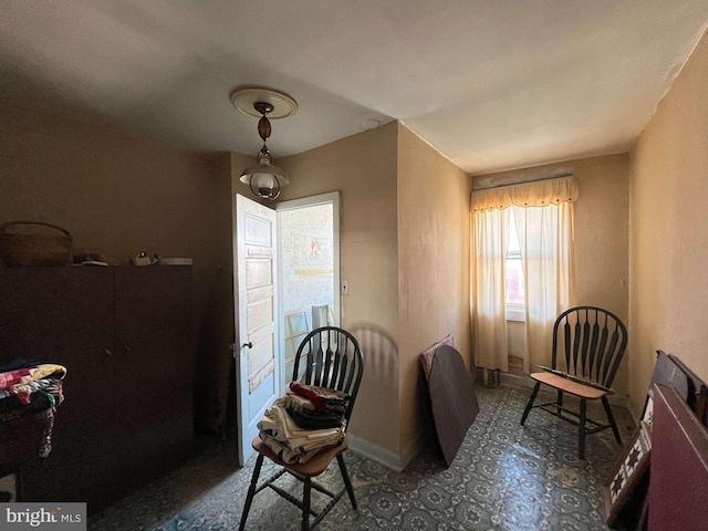 1744 Llewelyn Ave, Baltimore, MD 21213 - sitting room featuring baseboards