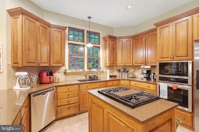 25 Mariner Ct, Ridgeley, WV 26753 - kitchen featuring appliances with stainless steel finishes, a sink, plenty of natural light, tasteful backsplash, and recessed lighting