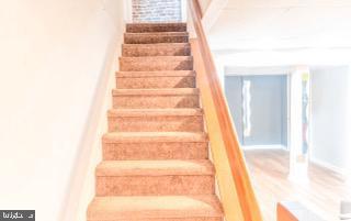 22 Erbitea Ln, New Castle, DE 19720 - view of stairs