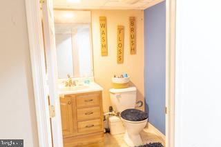 22 Erbitea Ln, New Castle, DE 19720 - bathroom with toilet and vanity