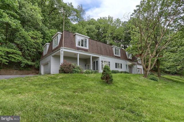 1236 Wood Rd, Hummelstown, PA 17036 - view of front of property with roof with shingles, a front lawn, and mansard roof