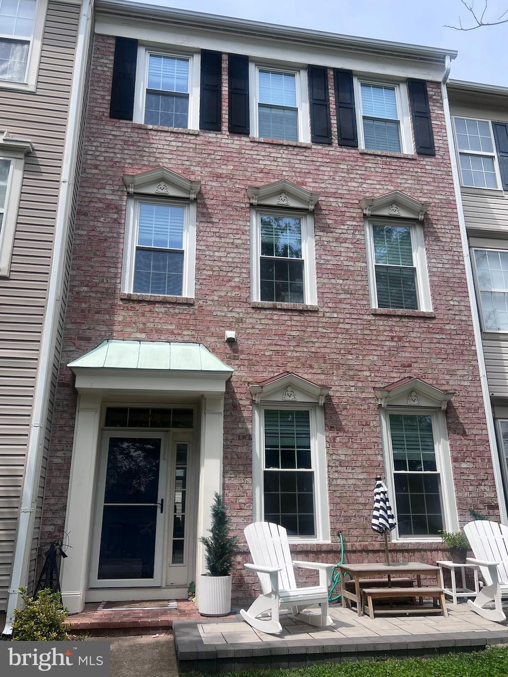 42838 Cedar Hedge St, Chantilly, VA 20152 - multi unit property featuring brick siding
