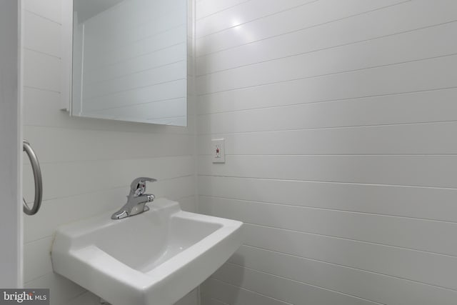 69 Drexel Pl, New Cumberland, PA 17070 - half bath with a sink