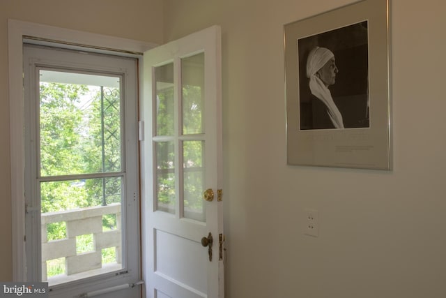 107 Bishops Ln, Baltimore, MD 21228 - view of entryway