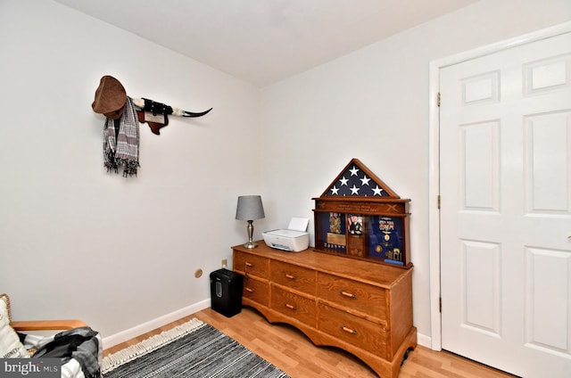 985 Jeffrey Dr, Southampton, PA 18966 - living area with light wood-style floors and baseboards