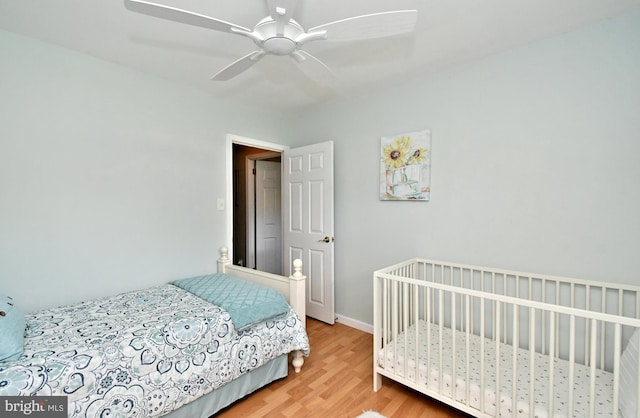 985 Jeffrey Dr, Southampton, PA 18966 - bedroom with wood finished floors, baseboards, and a ceiling fan