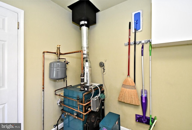 985 Jeffrey Dr, Southampton, PA 18966 - utility room featuring a heating unit
