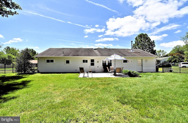 985 Jeffrey Dr, Southampton, PA 18966 - rear view of house with a patio