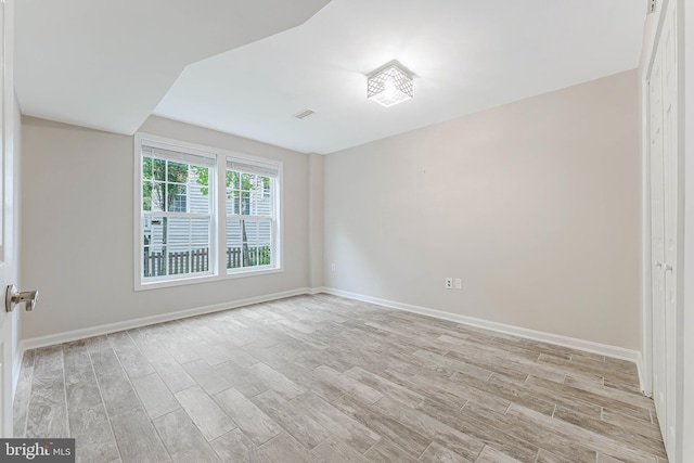 21934 Windover Dr, Broadlands, VA 20148 - empty room featuring light wood finished floors and baseboards