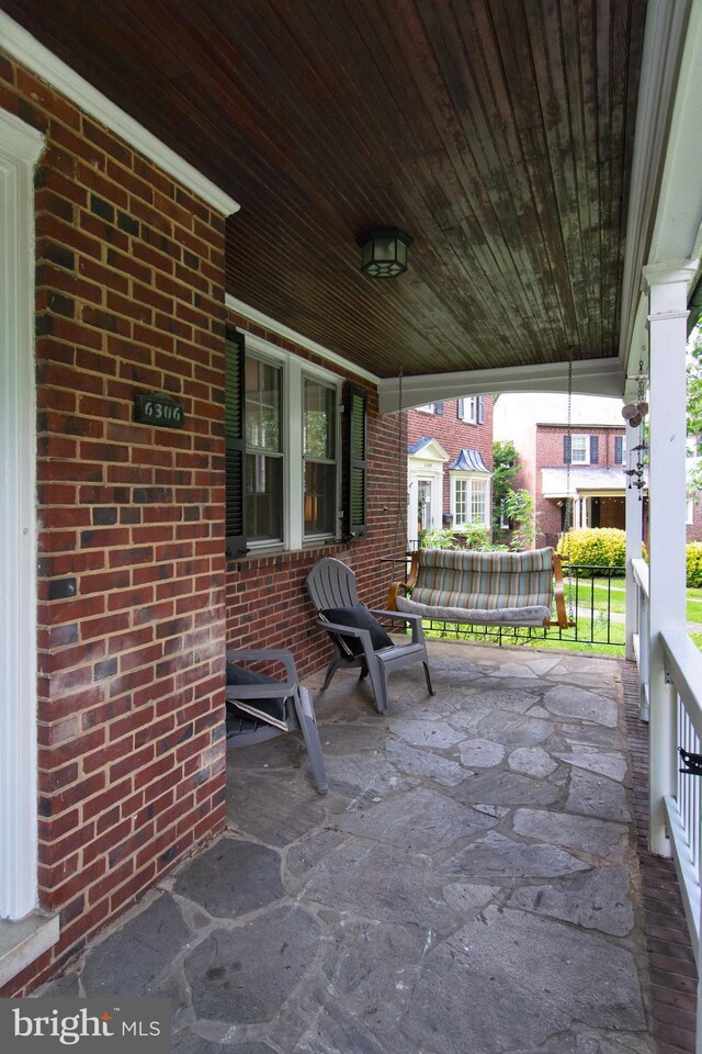 6306 Blackburn Ct, Baltimore, MD 21212 - view of covered porch