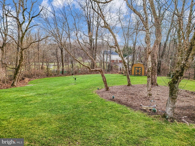 9020 Old Dominion Dr, Mclean, VA 22102 - view of yard