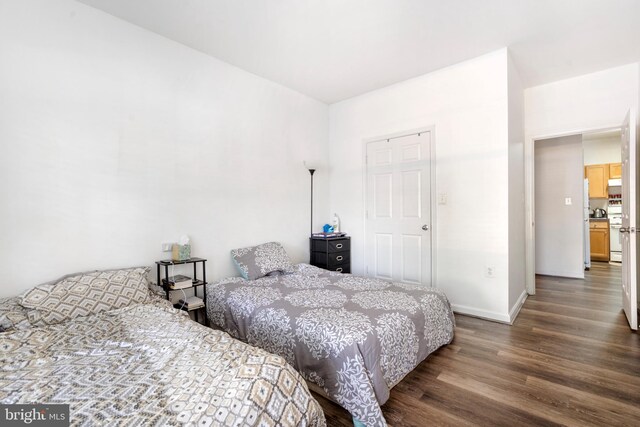 5170 William Colin Ct, Centreville, VA 20120 - bedroom featuring wood finished floors and baseboards