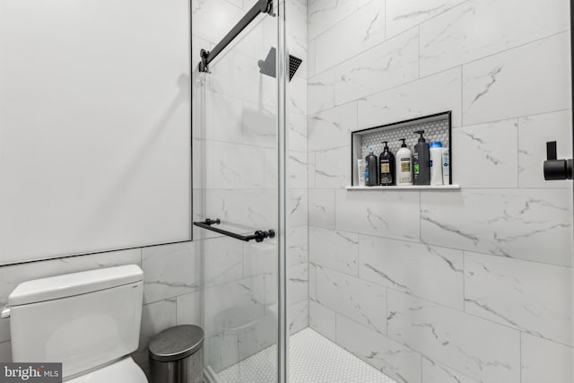 13128 Kahns Rd, Manassas, VA 20112 - full bath with a shower stall and toilet